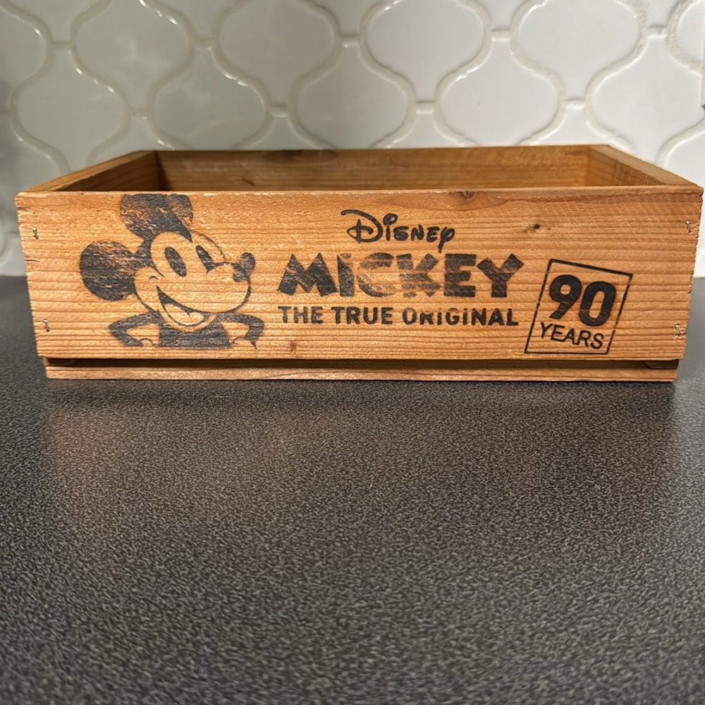 Disney Mickey wooden crate - Picture 5 of 11